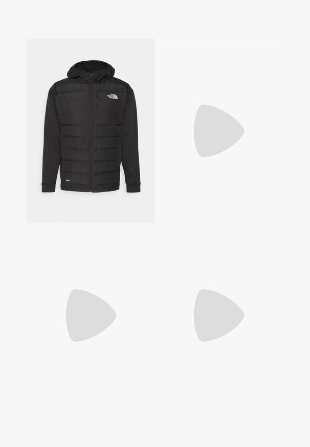 The North Face ACONCAGUA HYBRID - Dunjacka - black; Vit bomull t-shirt med korta ärmar och rund halsringning. Har svart "THE NORTH FACE" text broderad vid baksidan av halsringningen.; The North Face MOUNTAIN ATHLETICS WIND PANT - Friluftsbyxor - black; The North Face GLENCLYFFE URBAN - Sportiga snörskor - black
