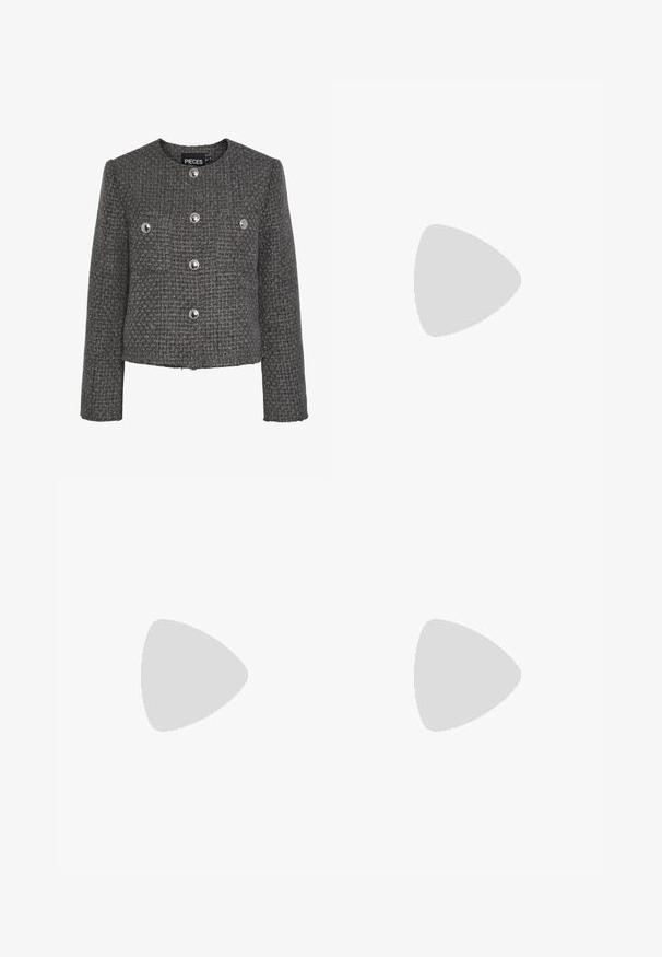 Pieces PCNUA JACKET - Jas - dark grey; V-hals, T-shirt met korte mouwen in een gedempte blauwe kleur, gemaakt van zacht katoen met een gladde textuur en een ontspannen pasvorm.; Lichtgrijze wijde jeans met een hoge taille, klassiek vijf-pocket ontwerp, knoopsluiting en subtiele vervaging overal.; Zwarte leren platform instappers met een ronde neus en brede band over de voet. Kenmerken zijn een chunky, vierkante hak en een gladde textuur.