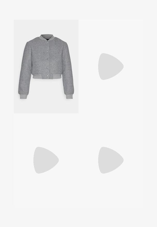 Vero Moda VMCHLOE SHORT  - Bomber-jakk -  grey; Kaks lühikeste varrukateta toppi mustas ja valges, valmistatud ribakudumist, ümarate kaelustega ja sobiva disainiga. Mõlemal on nähtavad sildid.; Heled sinine teksaseelik, millel on sirge lõige, ees lõhik, viie tasku disain ja lukuga nööbiga sulgemine.; Mustad nubukist sneakerid valgete paeltega, millel on silmapaistev valge küljeriba ja must kummist tallaga, esitledes kontrastsete õmbluste detaile.