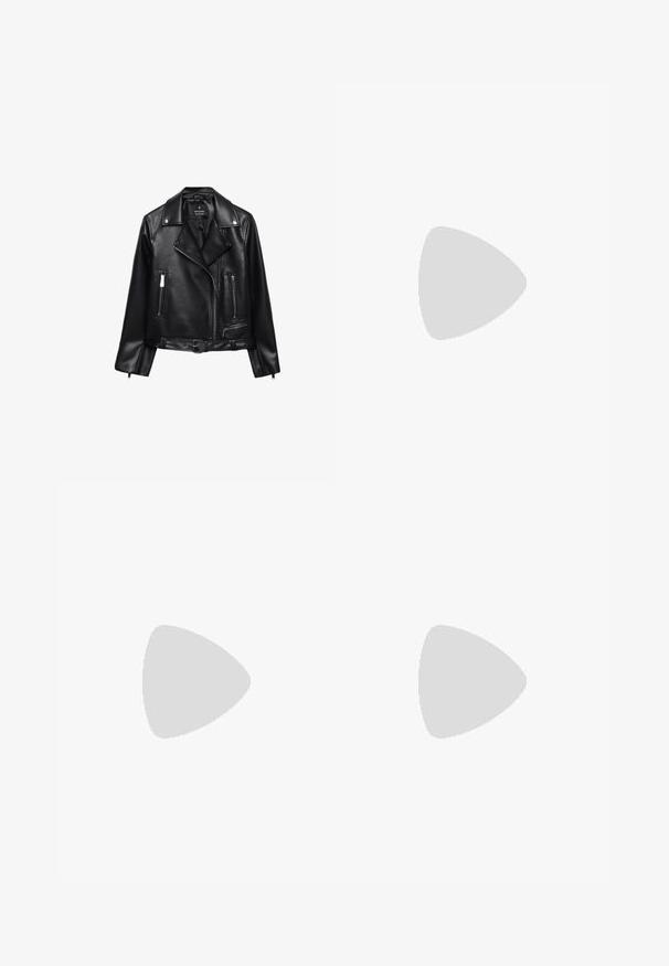 Stradivarius BIKER - Keinonahkatakki - black; Valkoinen ribbiknitti neulepusero, jossa on korkea kaulus ja pitkät hihat. Selkäpuolella on mustat reunat hihansuissa ja helmassa, mikä antaa kontrastoivaa yksityiskohtaa.; Stradivarius Slim fit -farkut - blue; Mustat nahkaiset Chelsea-kengät, joissa on joustavat sivupaneelit, paksu kumipohja ja pyöristetty kärki. Rakeinen ja tasainen pinta.