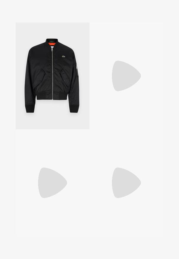 Lacoste Bomber bunda - black; Černá bavlněná mikina s dlouhými rukávy a kulatým výstřihem. Na hrudi se nachází malé žluté logo orla. Měkká textura.; Černé elegantní kalhoty s rovnýma nohavicema, vyrobené z hladkého materiálu. Obsahují poutka na opasek a detail sklady na přední straně.; Bílé kožené tenisky s hladkým povrchem, zaoblenou špičkou, plochými tkaničkami a texturovanou podrážkou. Šedý semišový detail na patě.