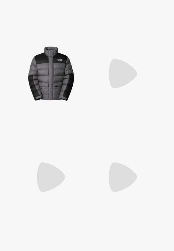 Puffjacka i grått och svart med hög krage, horisontell sömnad, framfickor och The North Face-logotyp på bröstet.; Svart kortärmad T-shirt i lättviktig tyg. Har en liten vit logotyp på vänster bröst och subtila axeltoner.; Svarta träningsbyxor tillverkade av lättviktsmaterial, med dragsko i midjan, sidofickor och avsmalnande muddar vid anklarna.; Svart terränglöparsko med en strukturerad ovandel, gummisula och förstärkt tåhätta. Har en vadderad krage och en dragflik för enkel påtagning.