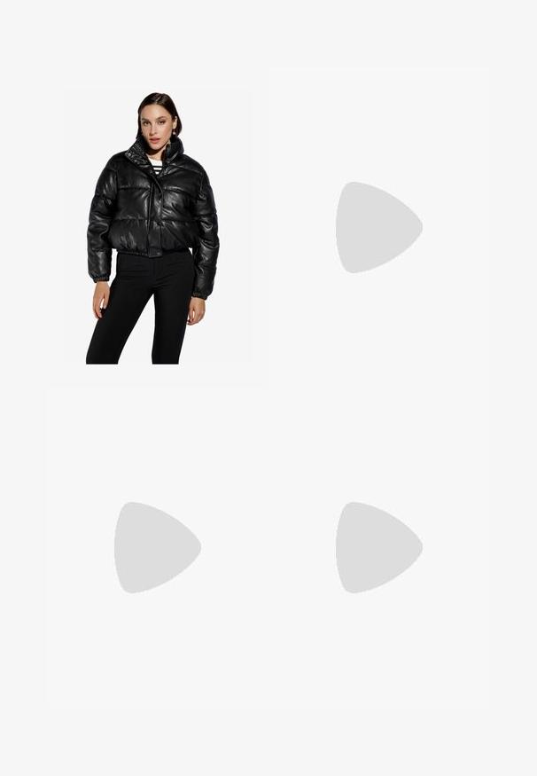 Chaqueta de puffa corta de cuero negro con un alto cuello, cierre de botones a presión, cintura elástica y textura acolchada. Combinada con pantalones negros.; Tres camisetas de manga larga apiladas: negra, gris y blanca. Cada una tiene un escote redondo y un diseño recortado con una tela suave y ligera.; Pantalones de pierna ancha de canalé en color beige con una cinturilla alta y textura suave, que presentan un corte holgado y sin cierres visibles.; Zapatillas Adidas Gazelle en blanco y gris claro con parte superior de gamuza, lengua texturizada, tres franjas blancas y una gruesa suela de goma blanca.
