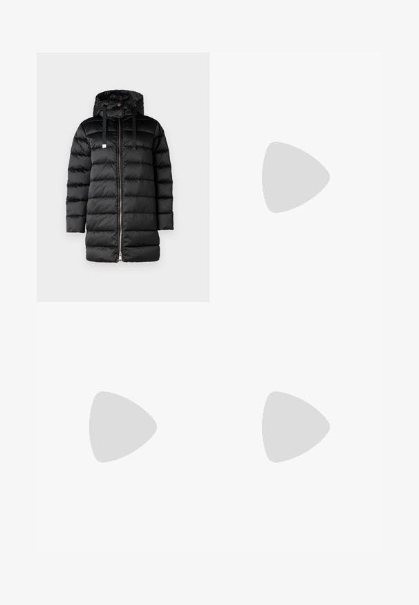Jachetă puf din material negru, cu glugă, având închidere cu fermoar și șnururi de ajustare. Design matlasat cu o textură netedă și lucioasă.; Tricou negru din bumbac, cu mâneci scurte, gât rotund și un mic logo alb "Calvin Klein" pe piept. Textură netedă, croială clasică.; Jeanși negri cu picioare largi, fabricați din denim, cu talie înaltă, stil cu cinci buzunare și închidere cu nasture metalic, cu cusături contrastante.; Mocasini din piele neagră, cu vârf rotunjit, talpă groasă texturată și detalii minimale de cusătură. Design elegant, fără șireturi sau accesorii vizibile.