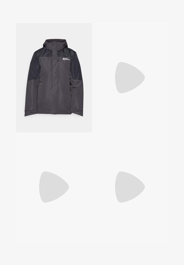 Jack Wolfskin ROMBERG 3IN1 - Giacca outdoor - phantom; T-shirt nera a maniche corte in morbido cotone, con scollatura a girocollo e un piccolo etichetta all'orlo in basso a sinistra.; Pantaloni sportivi neri con una ampia cintura elastica, dettagli in azzurro chiaro e un design con pannello laterale. Tessuto morbido e leggero con una texture liscia.; Scarpa sportiva nera con tomaia testurizzata, accenti grigi, dettagli riflettenti e una suola spessa bianca con marchio Vibram.