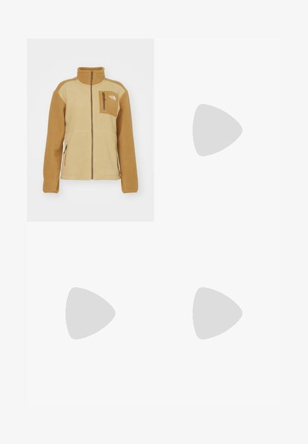 The North Face YUMIORI FULL ZIP - Flīsa jaka - utility brown/khaki stone; Melnas garām piedurknēm T-krekls, izgatavots no kokvilnas ar apaļu kaklu. Tam ir mazs balts logo kreisajā krūtīs. Vienkāršs dizains un piegulums.; Melni nailona bikses ar noņemamām kājām, regulējamiem uzmavām, vairākām kabatām un logotipu uz labās kājas. Gluda, viegla tekstūra.; Beige un krēma sporta apavi ar strukturētu tīkla virsmu, atbalstošajiem slāņiem un gumijas zoli ar protektoru rakstu, kas nodrošina saķeri.