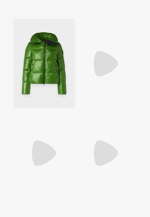Save the duck ISLA - Winter jacket - grass green; Black cotton t-shirt with rolled short sleeves, featuring an embossed logo in the center and a small flag accent on the side.; Black denim shorts with a high waist, five pockets, silver hardware, and a standard fit, featuring a smooth texture and clean finishing.; Black leather loafers featuring a woven accent on the vamp, a gold logo detail, and a chunky black rubber sole. Smooth texture with slight gloss.