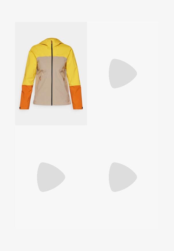 Peak Performance TRAIL JACKET - Veste Hardshell - pure gold/avid beige/gold flame; Soutien-gorge de sport noir avec une coupe ajustée, des bretelles larges et une superposition en mesh sur le devant. Texture lisse et coutures minimalistes. Logo Nike à l'ourlet.; Leggings noirs coupés en tissu extensible, avec une taille haute et une texture lisse, sans motifs ni éléments visibles.; Baskets de sport blanches avec un dessus texturé, un col rembourré et un système de laçage. Elles disposent d'une semelle incurvée et d'un logo discret sur le côté.