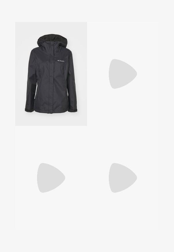 Columbia ARCADIA™ II JACKET - Vandeniui atspari striukė - black; The North Face FLEX SHORT SLEEVES TEE - Sportiniai marškinėliai trumpomis rankovėmis - black; Juodos lauko kelnės, pagamintos iš tvirto medžiagos, su laisvu siluetu, elastinga juosmens juosta ir surišamais rankogaliais, leidžiančiais reguliuoti ilgį.; Juodas žygio batelis su tekstūruotu viršumi, su raištelių uždarymu ir storu guminiu padu, ant šono išryškintas logotipas ir raštiškai išpjauti modeliai.