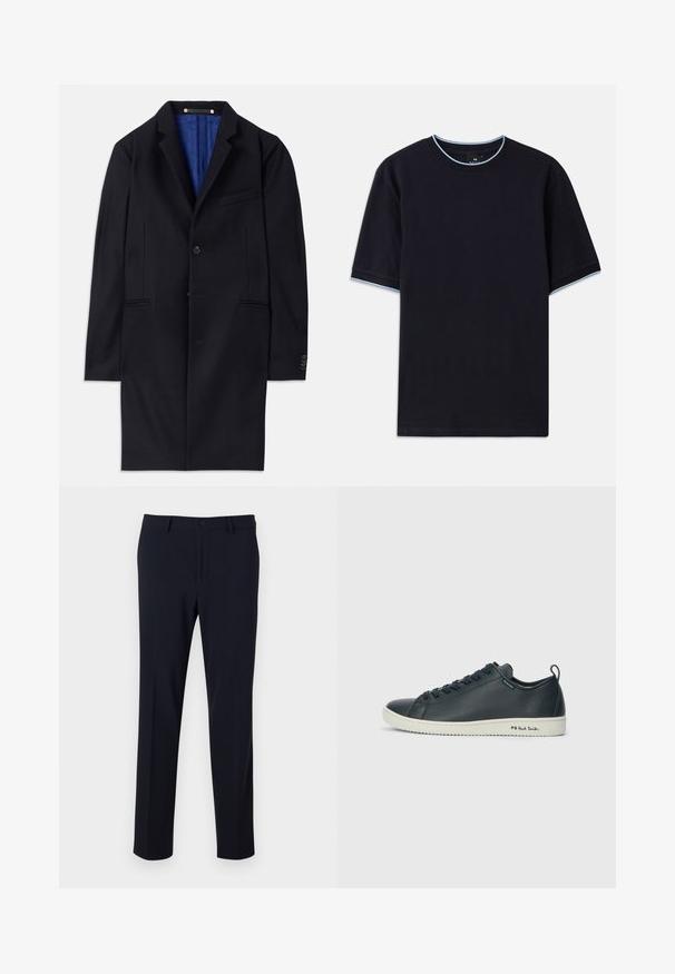 Námořnický vlněný kabát s jedním knoflíkem, klopovými límci a dvěma bočními kapsami. Obsahuje modrou podšívku a minimální švy.; Tmavě modré tričko s krátkým rukávem a kulatým výstřihem, se světle modrými akcenty na límci a rukávech. Vyrobeno z měkké bavlněné tkaniny.; Námořnické modré kalhoty s hladkou texturou, rovného střihu, zapínáním na knoflík a předními kapsami; navrženy pro přiléhavý střih.; Tmavě námořnické kožené tenisky s hladkým povrchem, zaoblenou špičkou, šesti očky na šněrování a kontrastní bílou gumovou podrážkou. Obsahují značení na boku.