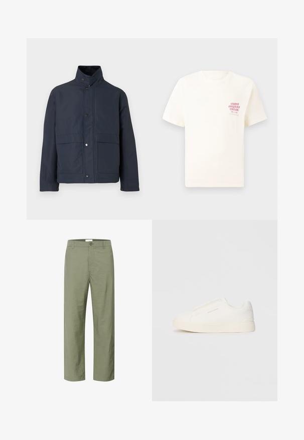 Marineblauwe waterdichte jas met een hoge kraag, drukknoopsluiting en twee voorzakken. Gemaakt van stevige stof met een gladde textuur.; Witte T-shirt met korte mouwen met rode tekst "Studio Originals Edition" op de linker borst, weergegeven op een neutrale grijze achtergrond.; Licht olijfgroene broek gemaakt van een gladde, lichtgewicht stof. Voorzien van een frontsluiting met knoop en een klassiek recht model.; Witte instap sneakers met een gestructureerd oppervlak, een dikke zool en een minimalistisch ontwerp. Bevat het merklogo aan de zijkant.
