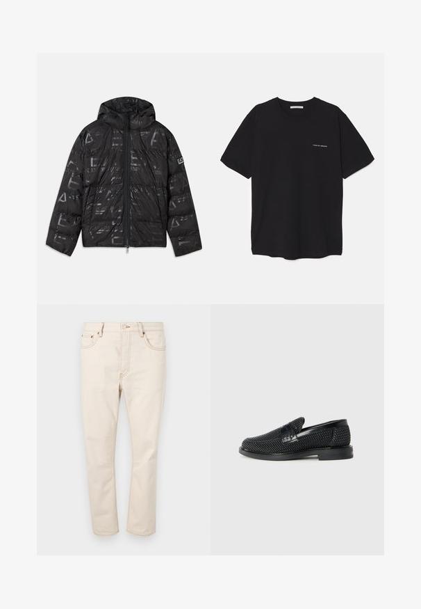 Svart jakke med pufferdesign og blank, mønstrete overflate. Har en frontglidelås, snøring på hetten og logo detaljer på ermet.; Svart bomull T-skjorte med rund hals, korte ermer, og hvit logo trykk på venstre bryst. Enkel, ensfarget design.; Beige denimjeans med rett ben, med fem lommer, kontraststing og knappelukking i midjen.; Sorte vevde slip-on sko med en glatt lærdetalj på overdelen, design med rund tå og en lavprofil gummisåle.