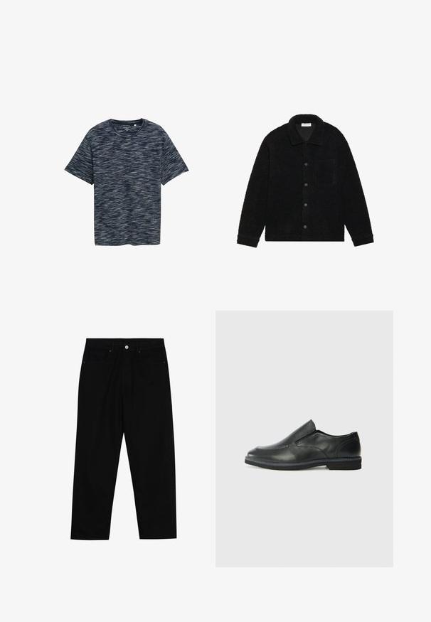 Schwarze, strukturierte Jacke aus dickem Fleece-Material, mit einem Kragen, vorderem Knopfverschluss und einer einzelnen Brusttasche.; Kurzärmliges navyblaues T-Shirt mit einem strukturierten, wellenartigen Muster in helleren Farbtönen. Runder Halsausschnitt und lockere Passform. Weicher Stoff.; Schwarze Jeans mit geradem Schnitt, Fünf-Taschen-Design und einem vorderen Knopfverschluss. Glatte Textur mit minimalen Nähten.; Schwarze Leder-Slipper mit glattem Obermaterial, gesteppten Akzenten, runder Zehenpartie und niedrigem Gummiabsatz. Die Sohle hat ein minimales Profil.