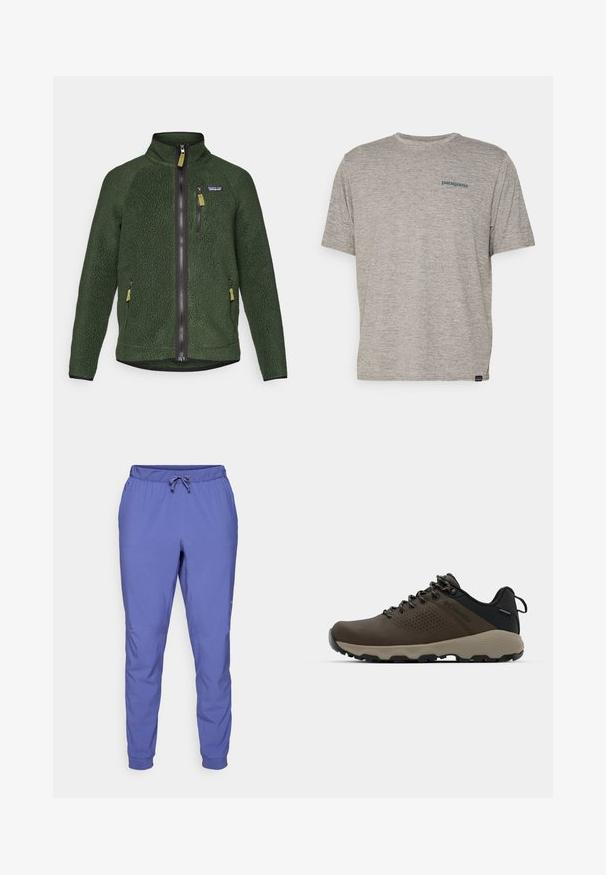 Casaco de polar verde-escuro com fecho frontal e no peito, bolsos laterais com fecho e um pequeno logótipo da marca no lado esquerdo do peito.; Camiseta cinza de manga curta feita de um tecido suave e texturizado, com um pequeno logo azul da Patagonia no lado esquerdo do peito. Sem padrões adicionais.; Calças deportivas roxas com uma cintura elástica, cordão ajustável e corte afunilado. Tecido suave com um brilho subtil e sem padrões visíveis.; Ténis impermeáveis castanhos com um upper texturizado, detalhes perfurados, apoio para o calcanhar preto e uma sola de borracha cinza. Os atacadores têm extremidades metálicas.
