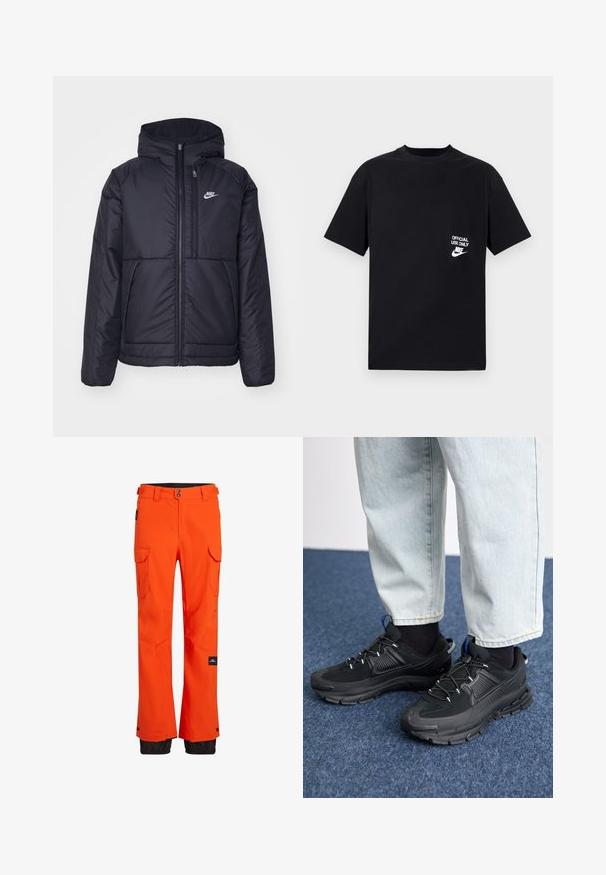 Giacca Nike nera, imbottita, con zip frontale e cappuccio. Presenta un logo bianco sul lato sinistro del petto e doppie tasche frontali. Texture esterna liscia.; T-shirt in cotone nero con maniche corte, scollatura rotonda, con testo bianco "USO UFFICIALE SOLO" e logo Nike sul petto sinistro.; Pantaloni da sci arancioni in tessuto resistente all'acqua, con molteplici tasche cargo e accenti neri sul fondo per una maggiore durata.; Scarpe sportive nere con tessuto testurizzato e suole in gomma, dotate di lacci elastici e un accento blu sul tallone. Indossate con pantaloni in denim chiaro.