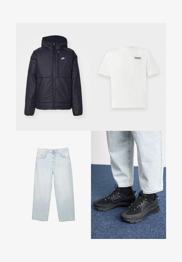 Czarna, pikowana kurtka Nike z przednim zamkiem błyskawicznym i kapturem. Posiada białe logo po lewej stronie klatki piersiowej oraz podwójne kieszenie z przodu. Gładka struktura zewnętrzna.; Biała bawełniana koszulka z niebieskim haftowanym logo "Timberland Rugged Active Gear" na górnej lewej części piersi. Krótkie rękawy i okrągły dekolt.; Jasnoniebieskie jeansy z wysokim stanem, proste nogawki, z guzikami z przodu, kieszeniami oraz małą metalową metką marki na prawej przedniej kieszeni.; Czarne buty sportowe z teksturowanej tkaniny i gumowymi podeszwami, z elastycznymi sznurówkami i niebieskim akcentem na pięcie. Noszone z jasnymi dżinsami.