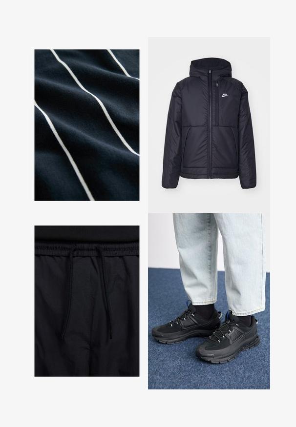 Čierna, polstrovaná bunda Nike so zipsom vpredu a kapucňou. Na ľavej strane hrude sa nachádza biele logo a sú tu dva predné vrecká. Hladký vonkajší povrch.; Námornícka modrá tkanina s bielymi vertikálnymi pruhmi, so hladkou textúrou a jemným leskom, ktorý zvýrazňuje pruhovaný dizajn.; Čierne šortky s pásom na stiahnutie, z ľahkej látky s hladkou textúrou a jednoduchým dizajnom bez viditeľných log alebo vzorov.; Čierne športové topánky s textúrovanou tkaninou a gumovou podrážkou, so elastickými šnúrkami a modrým akcentom na päte. Nosia sa s svetlými riflami.