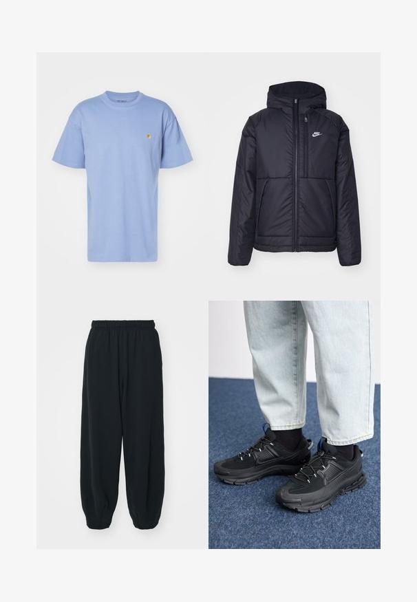 Casaco Nike preto, acolchoado, com fecho à frente e capuz. Apresenta um logo branco no lado esquerdo do peito e dois bolsos frontais. Textura exterior lisa.; T-shirt de algodão azul claro com decote redondo e mangas curtas. Apresenta um pequeno logótipo amarelo no lado esquerdo do peito. Textura suave, ajuste regular.; Calças de fato de treino pretas, com cintura elástica e um corte solto, com punhos nas pernas, textura suave e sem padrões visíveis ou detalhes de metal.; Sapatilhas desportivas pretas com tecido texturizado e solas em borracha, apresentando atacadores elásticos e um detalhe azul no calcanhar. Usadas com calças de ganga claras.