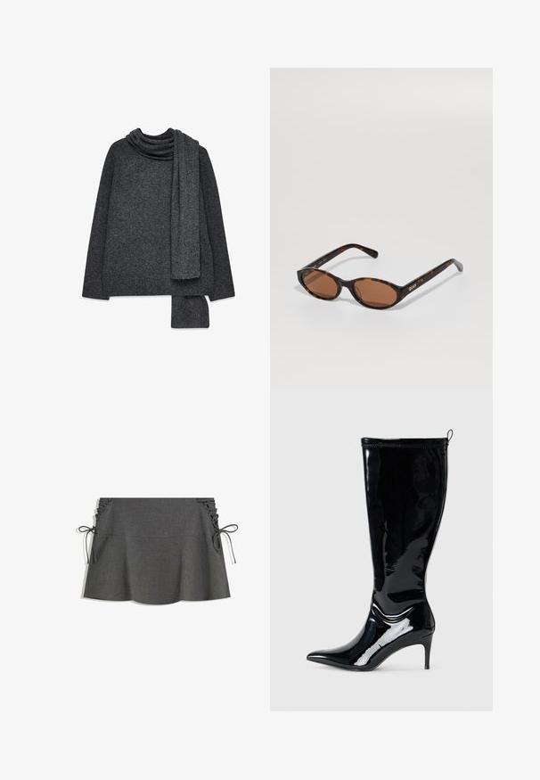 Brązowy płaszcz z mieszanki wełny z klapami, dwoma przednimi kieszeniami i zapięciem na jeden guzik. Prosty krój z długimi rękawami.; Ciemnoszary, oversize sweter z dzianiny z kapturem i pasującym szalem, z teksturowanym wykończeniem i prostymi rękawami.; Szara spódnica w paski z bocznym marszczeniem, wiązaniami i rozkloszowanym krojem. Tekstura materiału wydaje się gładka z delikatnym połyskiem.; Czarne lśniące skórzane kozaki do kolan z wąskim czubkiem i smukłym wysokim obcasem. Posiadają zamek błyskawiczny z tyłu oraz gładką, błyszczącą teksturę.; Okulary przeciwsłoneczne w kształcie owalu w kolorze tortoise z brązowymi soczewkami, ustawione pod kątem, aby pokazać logo "QUAY" na prawej świątyni na jednolitym tle.; Liebeskind Berlin KAYLA czarny