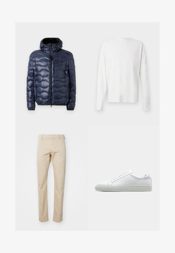 Casaco puffer azul-marinho com acabamento brilhante, padrão acolchoado, fecho com zip, capuz removível e bolsos laterais. Apresenta detalhes em preto e amarelo.; Camisa de algodão branca de mangas longas com decote redondo, fendas laterais na parte inferior e uma textura suave, mostrada de trás.; Chinos de algodão bege com um design de perna reta, apresentando frente plana e passantes para cinto. Textura suave e detalhes mínimos.; Sapatilha branca com um cabedal em couro liso e de perfil baixo. Apresenta um bico redondo, seis ilhoses e uma sola de borracha texturizada.
