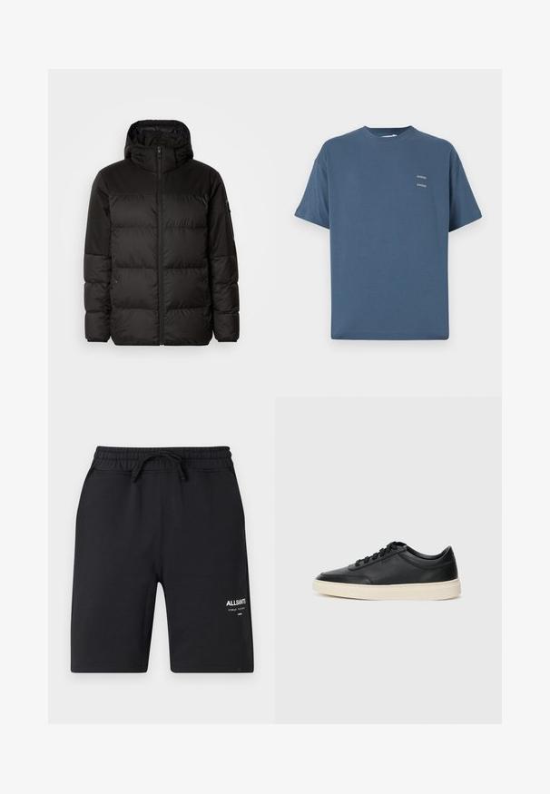 Mustikas puffer-jakk sisaldab tõmblukku, kapuutsi, tikandiga osi ja elastseid mansette, valmistatud siledast veekindlast materjalist.; Sinine puuvillane T-särk klassikalise ümmarguse kaelusega, lühikeste varrukatega, vabalt istuv ning kahel väikesel prinditud logol rinnal. Sile tekstuur.; Mustast puuvillast lühikesed püksid elastse vöökoha, nööriga ja valge logo detailidega. Sile tekstuur ja põlvekõrgune disain.; Mustad musta nahast madal sneaker mustade nööpidega ja kreemivalge tallaga, nähtud külgprofiilis valge tausta ees.
