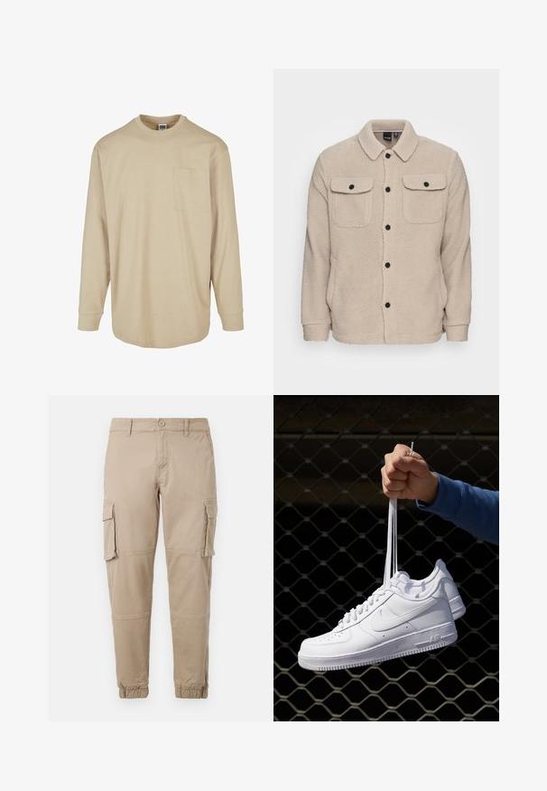 Beige fleecejakke med krave, knaplukning, to brystlommer med klap og tekstureret stof. Sorte knapper fremhæver designet.; Beige langærmet T-shirt lavet af bomuld. Har en rund halsudskæring, en lomme på venstre bryst og en standard pasform med forstærkede manchetter.; Beige cargo bukser i et letvægts bomuldsstof. Har elastiske manchetter, flere sidelommer og en knaplukning.; Hvide lædersneakers med perforeringer, rund tå, flad sål og tykke snørebånd, med et synligt swoosh-logo og "AIR" på hælen.