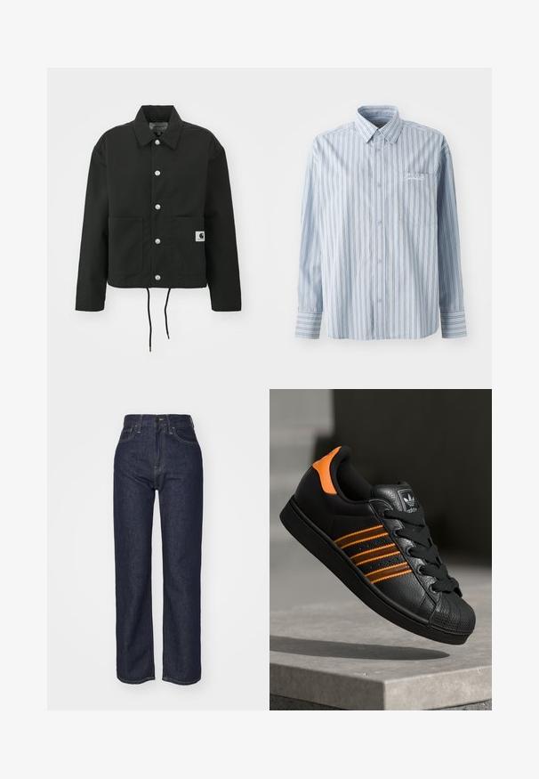 Svart kort jacka i slitstarkt tyg. Har en klassisk krage, silverfärgade tryckknappar, två framfickor och justerbar dragsko i fållen.; Ljusblå långärmad skjorta med knappar, vit och mörk vertikal randning samt en bröstficka som har vit skriptbroderi.; Mörkblå denim jeans med hög midja, rak ben-design, synlig sömnad, fem fickor och en framknäppning.; Svart sneakers med orange detaljer, tre horisontella ränder, texturerad läderöverdel, gummitåhuvud och svarta snören.