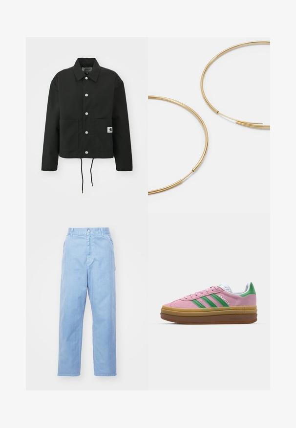Czarna krótka kurtka wykonana z trwałego materiału. Posiada klasyczny kołnierz, srebrne napy, dwie kieszenie z przodu oraz regulowany dół ze sznurkiem.; Biała bawełniana koszulka z luźnym krojem, krótkimi rękawami i małym haftowanym logo po lewej stronie klatki piersiowej.; Jasnoniebieskie dżinsy o prostym kroju, z zapięciem na guzik i przednimi kieszeniami. Tkanina ma subtelną fakturę i gładkie wykończenie.; Różowe zamszowe sneakersy z zielonymi paskami, białymi akcentami i brązową gumową podeszwą. Posiadają teksturowany materiał i detale logo po boku.; Złote kolczyki w kształcie cienkich okrągłych obręczy, o gładkim metalicznym wykończeniu, bez zdobień czy wzorów.