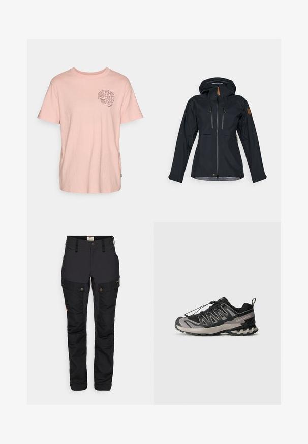 Zwarte waterdichte jas met een capuchon, twee met rits gesloten borstzakken en ritsen met bruine leren trekjes. Soepele textuur met verstelbare manchetten.; Lichtroze katoenen T-shirt met korte mouwen, ronde halslijn en een zwarte opdruk met de tekst "SEE YOU OUT HERE" op de linkerborst.; Zwarte outdoorbroek met een duurzame structuur, voorzien van cargozakken, een verstelbare taille en knoopsluitingen, ontworpen voor functionaliteit en comfort.; Zwart en grijs sportieve schoen met een bovenwerk van mesh, rubberen zool en een elastisch vetersysteem. Heeft een verstevigde neus en textuuraccenten.