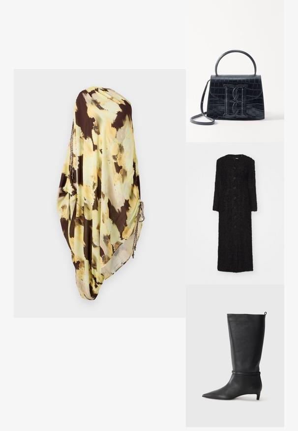 By Malene Birger SUSENNE - Žieminis paltas - black; Lengvas, tekantis šalikas rudos ir šviesiai geltonos spalvų su gėlių raštu. Turi tekstūruotus akcentus ir surinktus šonus su metaliniais detalėmis.; Juodas odinis iki kelių botas su smailiu batu, akcentuotas apvaliu diržu aplink kulkšnį ir žemu, siaurėjančiu kulnu. Lygi tekstūra.; Juodas krokodilo rašto odinis rankinės krepšys su struktūruotu dizainu, viršutine rankena, reguliuojamu dirželiu ir išsiskiriančiu priekinio logo detale.