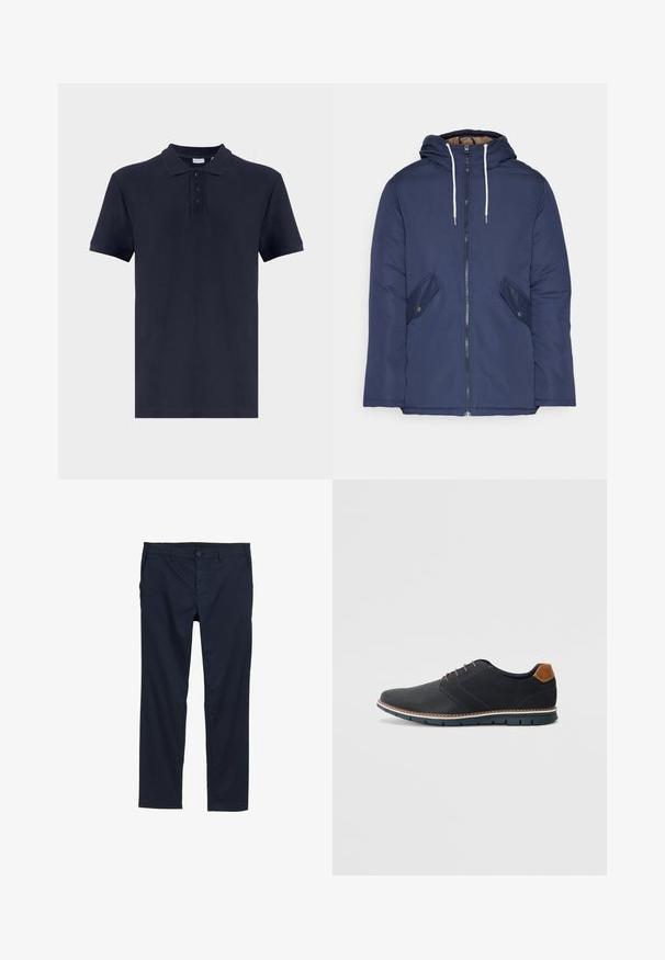 Marineblauwe gewatteerde jas met een capuchon, voorzien van een rits aan de voorkant, twee zijzakken met knopen en witte trekkoorden.; Marine polo shirt van textuurstof, voorzien van een klassieke kraag, drie knopen en korte mouwen. Eenvoudig ontwerp met een rechte snit.; Marineblauwe lichte broek met een zachte textuur, rechte pijpen, knoopsluiting en zijzakken.; Zwarte synthetische schoenen met een gestructureerde bovenkant, gladde accenten, bruine hak en een contrasterende zool. Bevat minimale veters en stikdetails.