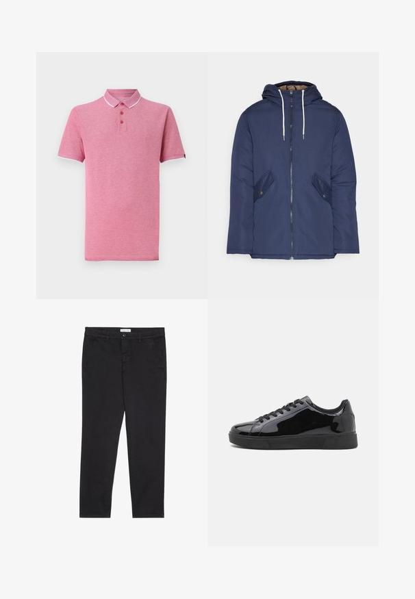 Granatowa pikowana kurtka z kapturem, z zamkiem z przodu, dwoma bocznymi kieszeniami z guzikami oraz białymi sznurkami.; Różowa koszulka polo z krótkim rękawem, prążkowanym kołnierzykiem, zapięciem na trzy guziki oraz kontrastującymi białymi wykończeniami przy kołnierzyku i rękawach.; Czarnie bawełniane spodnie o dopasowanym kroju, z dwoma bocznymi kieszeniami i zapięciem na guzik z przodu. Teksturowana tkanina z subtelnymi detalami.; Czarne lakierowane sneakersy z okrągłym noskiem, płaską gumową podeszwą i czarnymi sznurowadłami. Gładka, błyszcząca tekstura na górnej powierzchni.