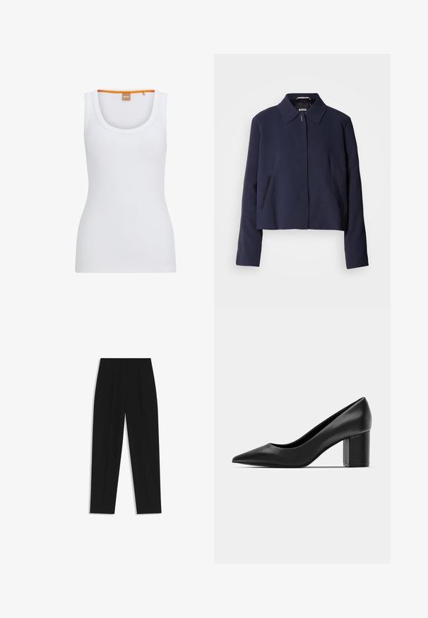 Marineblaues cropped Jacket mit spitzem Kragen, vorderem Knopfverschluss, seitlichen Taschen und glatter Stoffoberfläche. Logo innen sichtbar.; Weißes, geripptes Tanktop mit rundem Ausschnitt, das einen kontrastierenden orangen Akzent am inneren Kragen und eine figurbetonte Silhouette aufweist.; Schwarze Hose mit geradem Schnitt, doppelten Falten, einer glatten Textur und einem klassischen Bunddesign. Keine sichtbaren Beschläge oder Akzente.; Schwarze Lederpumps mit spitzem Zehenbereich und einem klobigen quadratischen Absatz. Glatte Textur, einfaches Design, geeignet für formelle Anlässe.