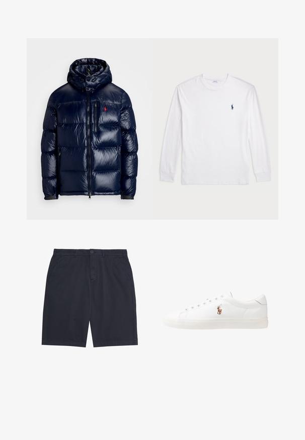 Granatowa kurtka puchowa o błyszczącym wykończeniu, z kapturem, zamkiem błyskawicznym z przodu oraz małym logo na lewej piersi. Teksturowany pikowany wzór.; Biały t-shirt z długim rękawem wykonany z bawełny. Posiada okrągły dekolt, ściągacze przy mankietach oraz małe granatowe logo polo na lewej piersi.; Granatowe casualowe spodenki męskie z zapięciem na guzik, szlufkami na pasek i bocznymi kieszeniami, ułożone płasko na białym tle.; Białe skórzane sneakersy, niskoprofilowy design, charakteryzujące się gładką fakturą, okrągłym noskiem, sznurowanym przodem i małym haftowanym logo z boku.