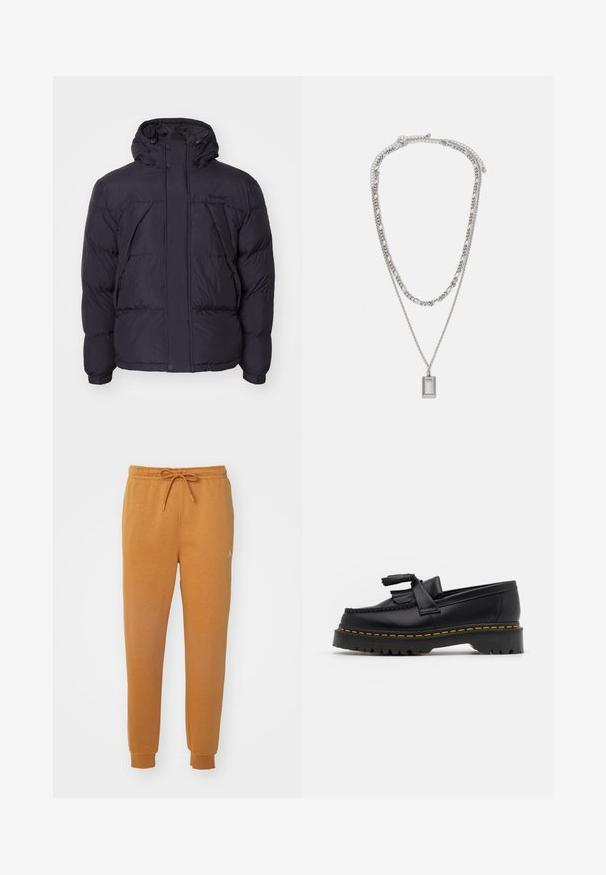 Sort puffersjakke med hætte, der har en let skinnende overflade, kviltet design og frontknapper. Timberland-logo på brystet.; Hvid langærmet T-shirt lavet af bomuld. Rund halsudskæring med ribbede manchetter og et lille logo på venstre ærme. Glat tekstur.; Orange joggerbukser lavet af blød stof, med en elastisk talje med snøre og ribbede cuffs. Inkluderer en lille logo detalje.; Sort læderloafer med en frynsedetalje, der har en kraftig sort sål og gul syninger langs kanten. Teksturert overflade.; Sølv halskæde med to lagdelte kæder; har et rektangulært vedhæng med en glat overflade, der fremhæver en poleret metalfinish.