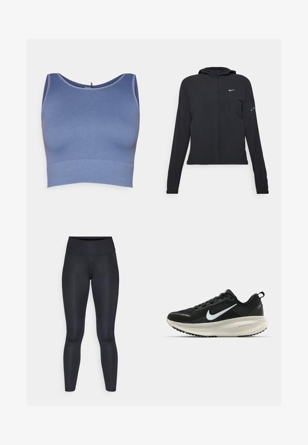 Svart hettegenser med lange ermer, laget av lett materiale. Har glidelås foran, Nike-logo og subtile design detaljer.; Blå stripet crop top med rund hals og en tettsittende design. Materialet har en glatt tekstur, med kontrasterende sømmer langs kantene.; Sorte leggings laget av glatt, elastisk materiale. Høy midje uten synlige mønstre eller detaljer. Sitter tett fra midjen til anklene.; Svart Nike løpesko med pustende mesh-overdel, hvit swoosh-logo, teksturert detaljer og en kremfarget ZoomX mellomsåle.