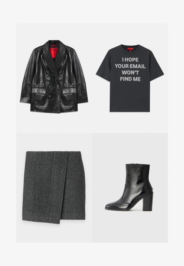 Čierny umelý kožený dvojradový blejzer s špičatými klopami, dvoma prednými vreckami a hladkým, lesklým povrchom. Červená podšívka viditeľná vo vnútri.; Sivá bavlnená tričko s okrúhlym výstrihom a krátkymi rukávmi. Obsahuje výrazný biely text: „Dúfam, že tvoj e-mail ma nenájde.“; Sivá sukňa s rybím vzorom a prekríženým strihom, s textúrovanou látkou a čistým rovným lemom.; Čierna kožená kotníková obuv s hladkým povrchom, špicatou špičkou a masívnym vysokým podpätkom. Zdobená bočným otvorom a minimalistickým dizajnom.