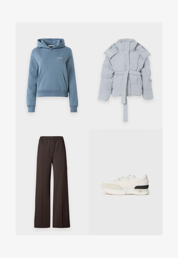 Lichtgrijze pufferjack met een hoge kraag, een ceintuur in de taille en knopen op de schouders. Glad materiaal met een geborduurd patroon en geen zichtbare sluitingen.; Blauwe cropped hoodie met een voorvak in kangoeroestijl en klein wit 'Holzweiler' logo op de linkerborst, geribbelde boorden en onderrand.; Wijdvallende broek in donkerbruin stof met een elastische tailleband, voorzien van een gladde textuur en scherpe lijnen voor een verzorgd uiterlijk.; Witte sneaker met een getextureerde suede neuskap, een soepel mesh bovenwerk, decoratieve veters en een zwarte rubberen hakaccent.