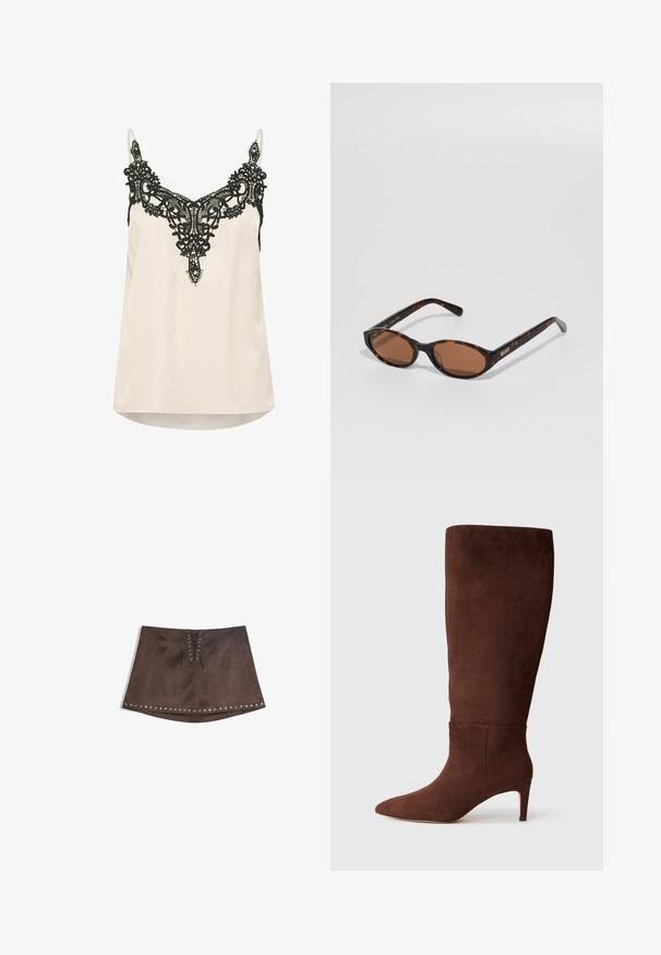 Brun blazer med klapkrave, enkelt knaplukning, to frontlommer og en brystlomme. Fremstillet i glat stof med en skræddersyet design.; Creme satin camiset med indviklet sort blonder trim omkring halsudskæringen og justerbare spaghetti-stropper. Slidsen er let afrundet.; Brun faux suede mini-nederdel med snørebånd foran og sølv-studser langs kanten. Glat tekstur, A-formet silhouette og kort længde.; Brune ruskinds knæhøje støvler med spids tå og stilettohæl. Glat tekstur og minimalistisk design. Ingen synlige hardware eller detaljer.; Skildpadde-mønstret ovale solbriller med brune linser, vinklet for at vise "QUAY" logoet på den højre stang mod en ensfarvet baggrund.; Brun tote bag med krokodillemønster, to robuste stropper, rektangulær form og glat, blank finish; har en central syning som detalje.