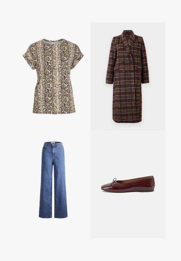 Dlhý hnedý károvaný kabát na dvojité zapínanie s klopovým golierom, čiernymi gombíkmi a vreckami s chlopňou, vystavený na bielom pozadí.; Krátky rukáv béžové tričko s čiernym a hnedým vzorom hadieho potlače a okrúhlym výstrihom.; Svetlomodré deninové nohavice s širokými nohavicami a vysokým pásom, dve predné vrecká a viditeľné švy. Obsahuje tiež uzatváranie na gombík a zips.; Burgundské lakované balerínky s okrúhlou špičkou, malou mašľou na prednej strane a nízkou čiernou gumovou podrážkou. Hladký povrch.