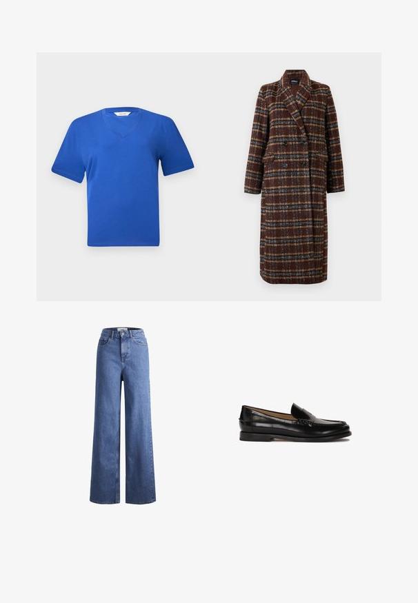Dolg plašč z dvojnim zapenjanjem v rjavem karirastem vzorcu z rever ovratnikom, črnimi gumbi in žepi s poklopcem, prikazan na belem ozadju.; Modra bombažna majica s kratkimi rokavi in V-izrezom, ki se ponaša z gladko teksturo in klasičnim sproščenim krojem. Brez vidnih vzorcev ali okrasitev.; Svijetloplave traper hlače širokih nogavica s visokim strukom, s dva prednja džepa i vidljivim šavovima. Ima kopčanje na gumb i zatvarač.; Črne usnjene loafers cipele z zaobljenim nosom, enostavno obuvanje in subtilne šive ob zgornjem delu. Ravna gumijasta podplata.