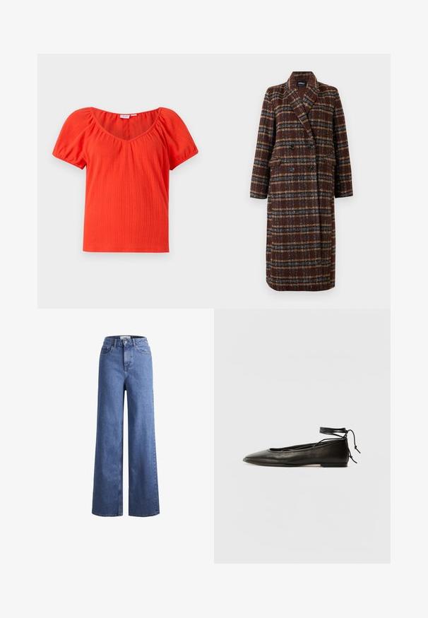 Dlhý hnedý károvaný kabát na dvojité zapínanie s klopovým golierom, čiernymi gombíkmi a vreckami s chlopňou, vystavený na bielom pozadí.; Červený rebrovaný top s krátkym rukávom, širokým výstrihom a nabrúsenými balónovými rukávmi, vyrobený z ľahkej textúrovanej tkaniny.; Svetlomodré deninové nohavice s širokými nohavicami a vysokým pásom, dve predné vrecká a viditeľné švy. Obsahuje tiež uzatváranie na gombík a zips.; Čierne kožené baletky s špicatou špičkou, viazaním okolo členka a plochou podrážkou, s hladkou textúrou a minimalistickým dizajnom.