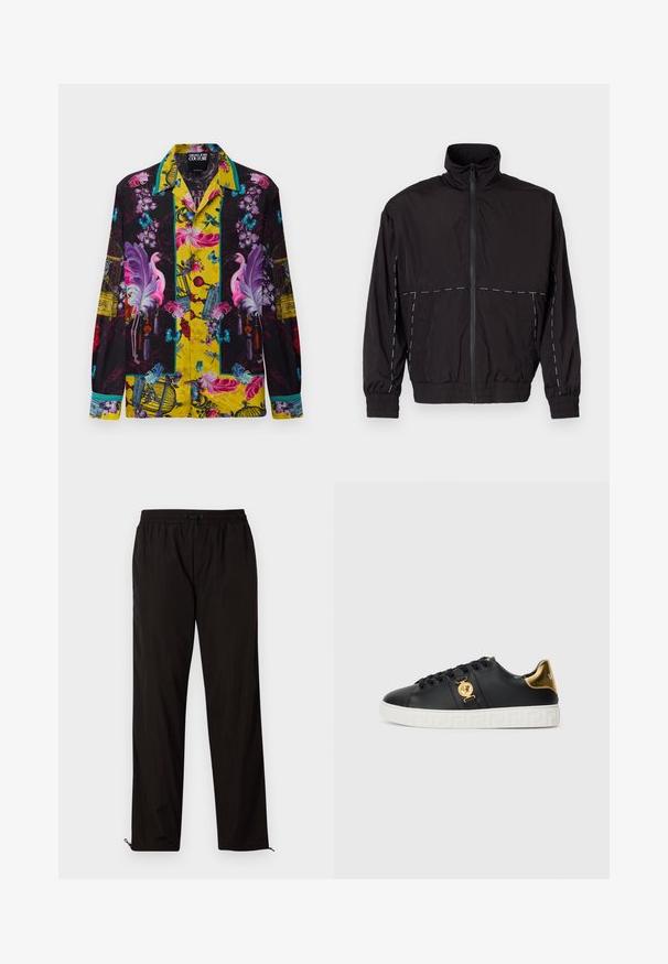 Zwarte lichtgewicht jas met hoge kraag en ritssluiting. Heeft witte stiksels op de schouders en mouwen. Elastische manchetten.; Langsleeve button-up shirt met levendige bloemen-, vogel-, vlinder- en kooi-patronen in paarse, roze, blauwe en gele tinten.; Zwarte lichtgewicht broeken met een elastische tailleband, treksluiting en met rits afsluitbare zoom voor een aanpasbare pasvorm. Glad, strak textuur.; Zwarte leren sneaker met gouden accenten, logo-versiering en witte geprinte zool. Heeft ronde veters en een slank ontwerp.