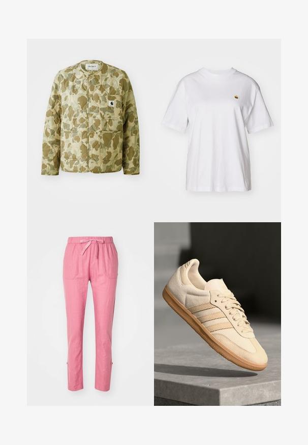 Podložena jakna v bež in zeleni kamuflažni vzorec, z okroglim ovratnikom, sprednjimi žepi in kvadratno etiketo blagovne znamke na žepu.; Bela bombažna majica s sproščenim krojem, kratkimi rokavi in majhnim vezenim logotipom na levi strani prsnega predela.; Roza lanena hlače z elastičnim pasom, z vrvico in dvema sprednjima žepoma. Ravno krojene z stranskimi razporki na robu.; Svetlo bež semišni športni copat z gumijastim podplatom, trije poševni trakovi in teksturiran zaščitni del. Vsebuje logotip na ježku in strani.