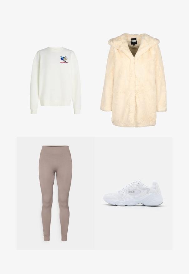 Cremefarvet faux fur frakke med hætte, der har en afslappet pasform, lange ærmer og en skjult lukning foran for et minimalistisk udtryk. Blød tekstur.; Hvid sweatshirt med rund hals, løs pasform og ribstrikkede manchetter. Har et blåt og gult grafisk logo på venstre bryst.; Ribbet leggings i en blød taupe farve, med høj talje, smal pasform og tætsiddende ankler. Fremstillet af et tekstureret, strækbart stof.; Hvide atletiske sko med en struktureret mesh-overdel, polstret krave og kraftig sål. Har et logo på siden og snørebåndslukning.