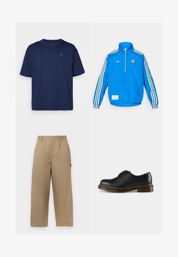 adidas Originals REAL MADRID ICON niebieski; Granatowa koszulka bawełniana z okrągłym dekoltem, krótkimi rękawami i małym, tonowanym logo na piersi. Luźny krój, gładka faktura.; Beżowe spodnie o szerokich nogawkach, wykonane z mieszanki bawełny, z wysokim stanem, fałdami z przodu oraz dwoma bocznymi kieszeniami zapinanymi na guziki.; Czarna skórzana półbut z okrągłym noskiem, wiązany, z żółtym przeszyciem wzdłuż podeszwy i masywną, teksturowaną gumową podeszwą.