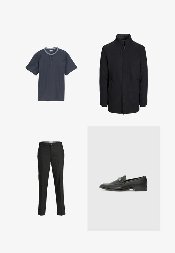 Zwart wollen mannenjas met hoge kraag, verborgen rits, sluiting met één knop en zijzakken.; Donker marineblauwe korte mouwen shirt met een gestructureerde stof, voorzien van een lichtblauwe kraag en een drie knoopsluiting.; Zwarte broek, getailleerde pasvorm, gladde stof, middelhoge taille, sluiting met frontknop, diagonale zakken en plooien langs de benen.; Zwarte leren instapper met een gladde afwerking, voorzien van een gestikt ontwerp en een decoratieve metalen kettingaccent over de wreef. Platte hak.