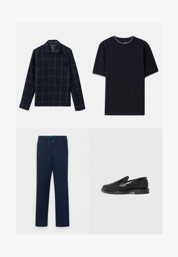 Donkergroen en marineblauw ruitjes-overhemdjasje met lange mouwen, kraag en vier voorkruisen.; Donkerblauw T-shirt met korte mouwen en een ronde halslijn, voorzien van een lichtblauwe accentkleur bij de kraag en de mouwen. Gemaakt van zachte katoen stof.; Navyblauwe broek met een elastische tailleband en een teal trekkoord, met een rechte pijp en een gladde textuur.; Zwartegeweven instap schoenen met een glad leren accent aan de bovenkant, een ronde neusontwerp en een laag profiel rubberen zool.
