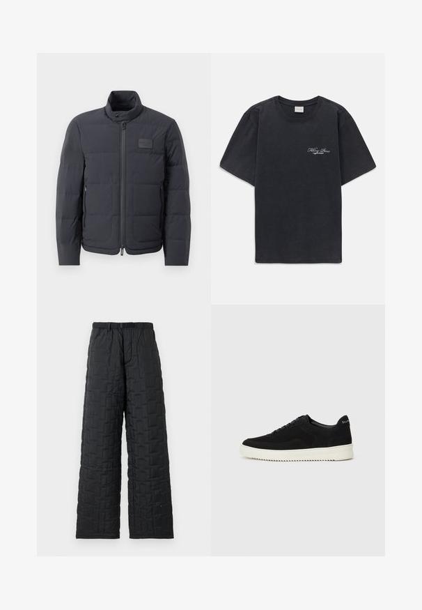 Svart puffjacka med hög krage, quiltad textur och dragkedja framtill. Har en liten logotipp på vänster bröst och sidfickor.; Svart kortärmad t-shirt med rund halsringning och liten vit "Filling Pieces" textlogga på vänster bröst.; Svarta vadderade byxor med lös passform, som har ett texturerat mönster, elastisk midja med ett bälte och två sidfickor.; Svarta mockaskor med snörningsdesign och kontrasterande vita gummisulor. Har texturerade sidopaneler och diskret branding på hälen.