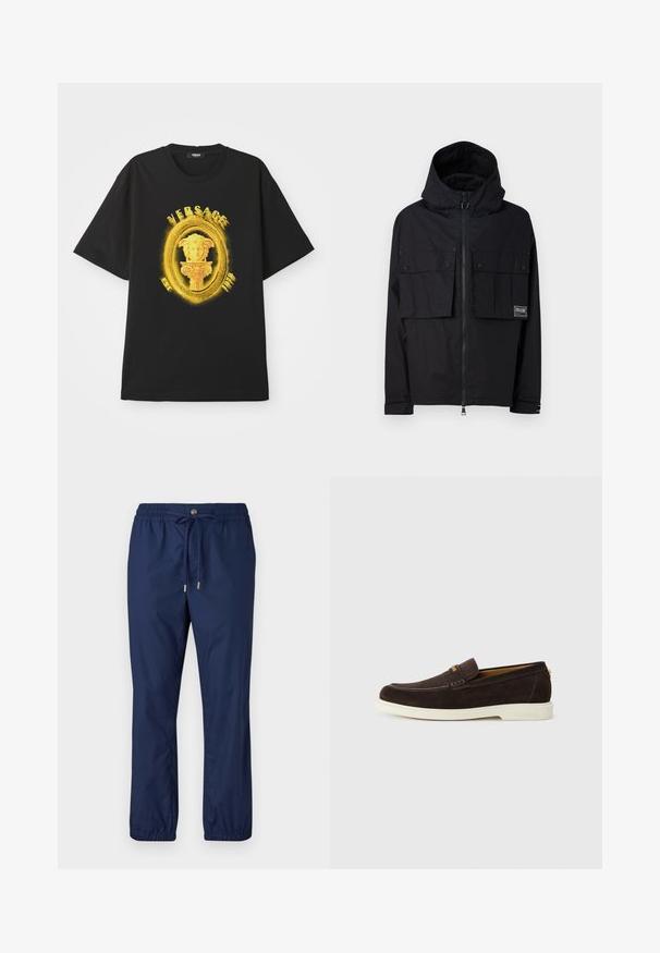 Černá voděodolná bunda s kapucí, zipem vpředu, dvěma velkými kapsami na hrudi a logem. Má volný střih a nastavitelné manžety.; Černé tričko s krátkým rukávem se žlutým ozdobným oválným rámem, sochou hlavy Medúzy a nápisem "VERSACE" na přední straně.; Námořnické modré lehké kalhoty s elastickým pasem, šňůrkou a manžetami. Vyrobeny z hladkého materiálu, se jednoduchým designem.; Tmavě hnědé semišové mokasíny s texturovanou špičkou, světle krémovou gumovou podrážkou a zlatým kovovým detaily. Značení na boku.